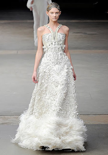 сватбени рокли Alexander McQueen сватбени рокли Alexander McQueen