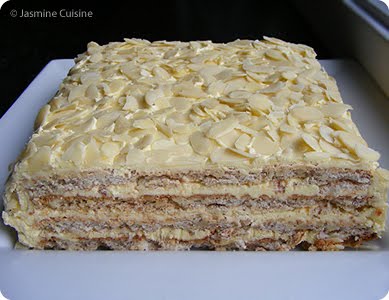 Hôtesse du défi Catherine Enfield de Munchie Musings. Source de la recette The Sans Rival recipe is based off of experience and trying different