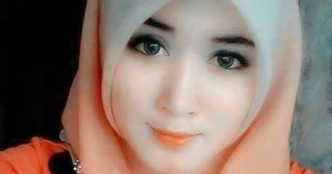 Tante Nungging: Foto Cewek Berjilbab Paling Populer di Facebook Tahun 2013