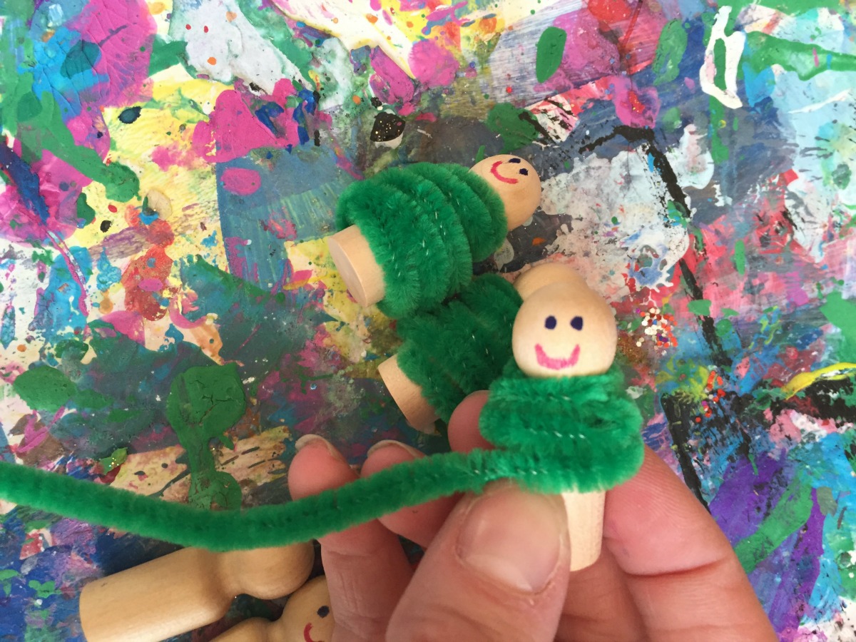 Mini Monets and Mommies: Peg Doll Kids' Craft: Wild Wigs and Crazy Colors