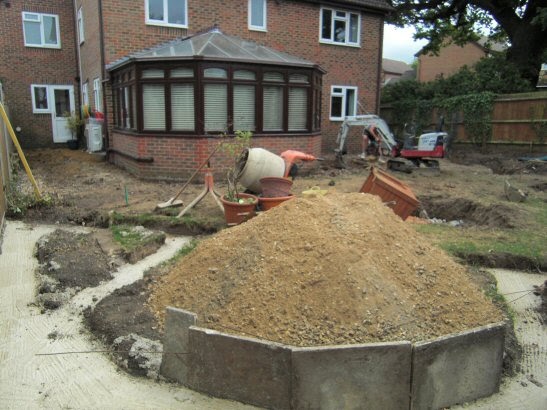 A Life Designing: Garden Design Ideas - Small Shallow Garden - Update 1