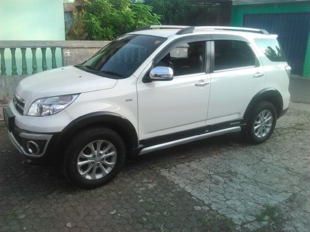terios tx mt adventure putih airbag bulan desember 2013 km terios tx mt adventure putih airbag bulan desember 2013 km