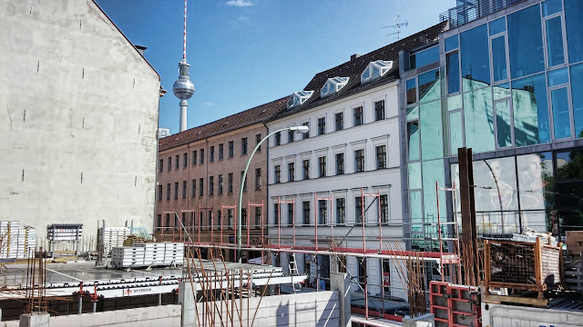 Baustelle Neubau eines Boardingwohn- und Geschäftshauses, Oranienburger Straße / Große Hamburger Straße, 10115 Berlin, 28.04.2014