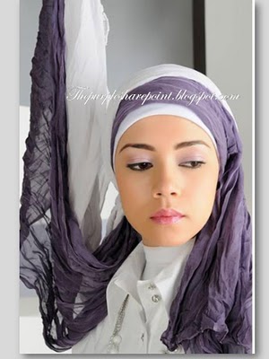 Bukan senang kan sekarang ni nak jumpa gadis bertudung yang sweet