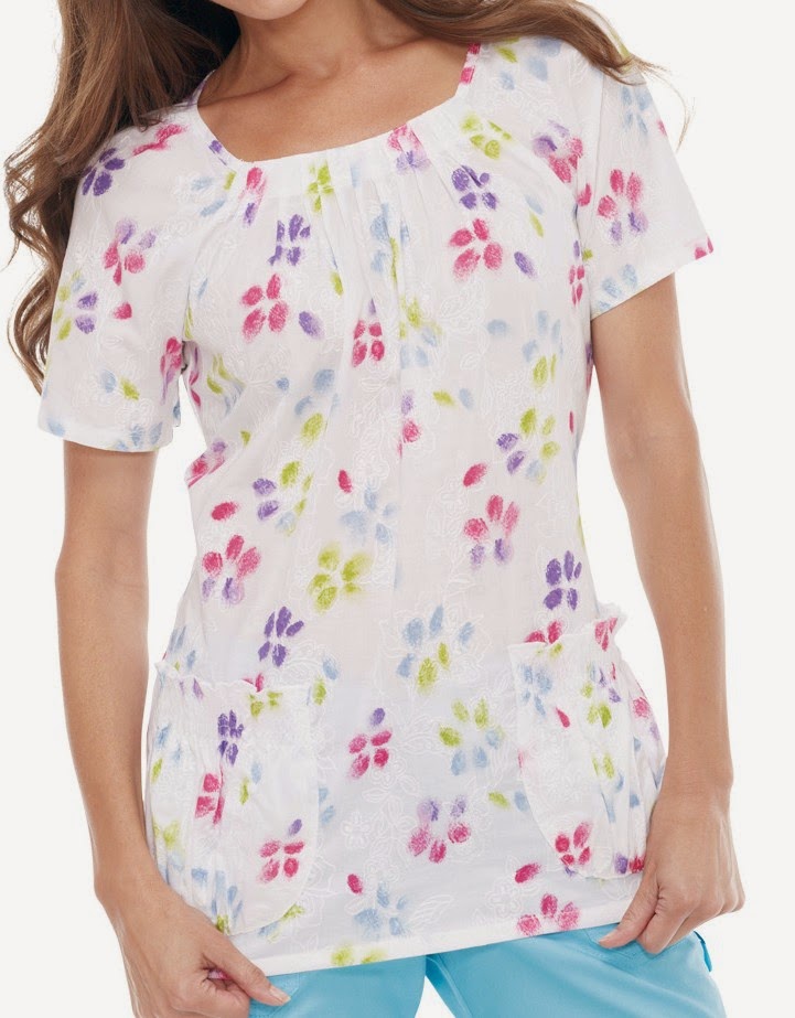 The Mountain View The 5 Floral Scrub Tops We Love Now!