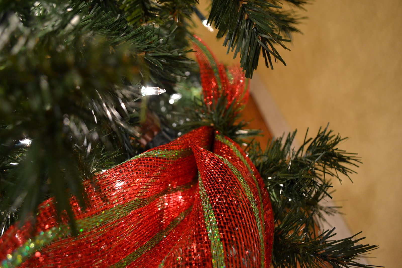 Kristen's Creations Decorating A Christmas Tree With Mesh Ribbon Tutorial