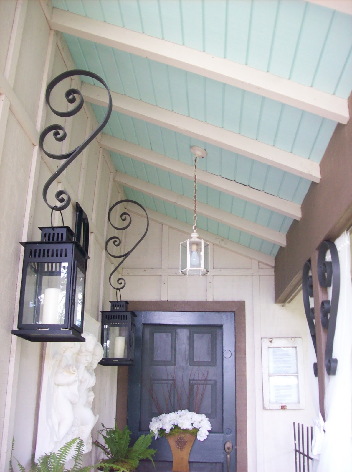 What Does Pineapple On Front Porch Mean at Michale Thomas blog