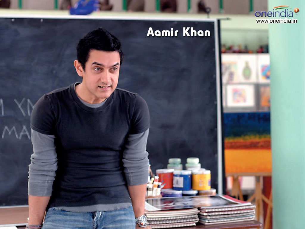 http://4.bp.blogspot.com/--6Ilk0UT8s8/TZF11LbiTqI/AAAAAAAAAm4/bVezEoqttMc/s1600/Aamir-Khan-Wallpaper.jpg