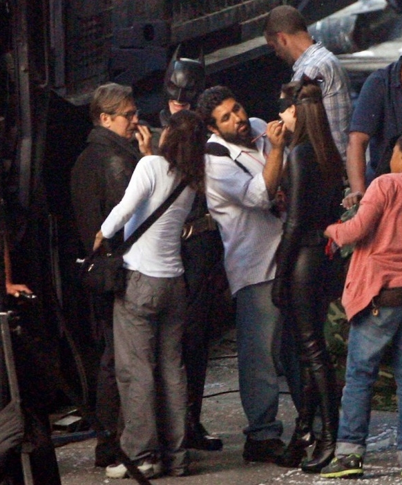 NEW Dark Knight Rises Anne Hathaway Catwoman Pics