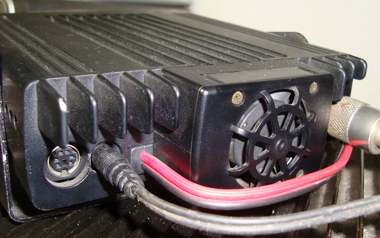 RADIO SELLER: Icom IC 207 H ( Sold )