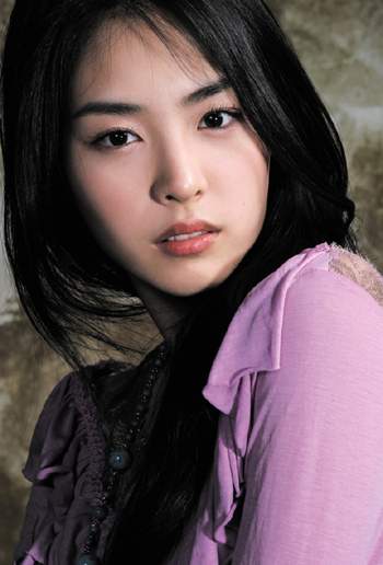 Lee Yeon Hee Photo