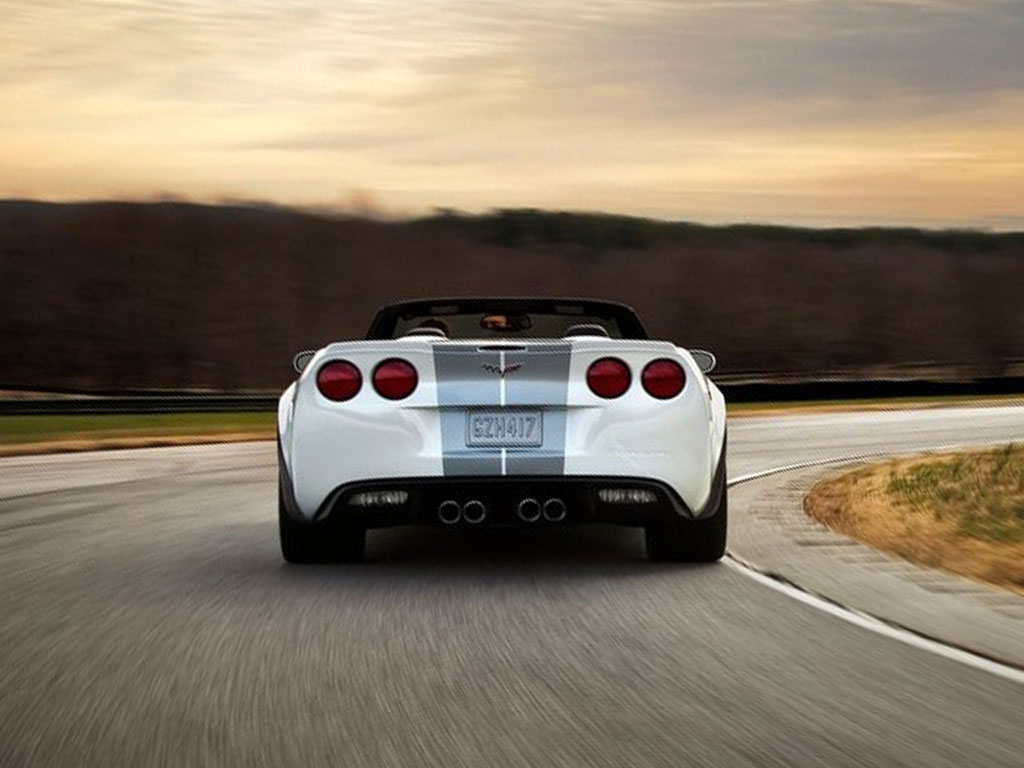 http://4.bp.blogspot.com/--9HHdbn7RFQ/Txe3h8NyEvI/AAAAAAAAKSk/ThEI0tcLvxY/s1600/Chevrolet-Corvette-427-Convertible-%25282013%2529-3.jpg