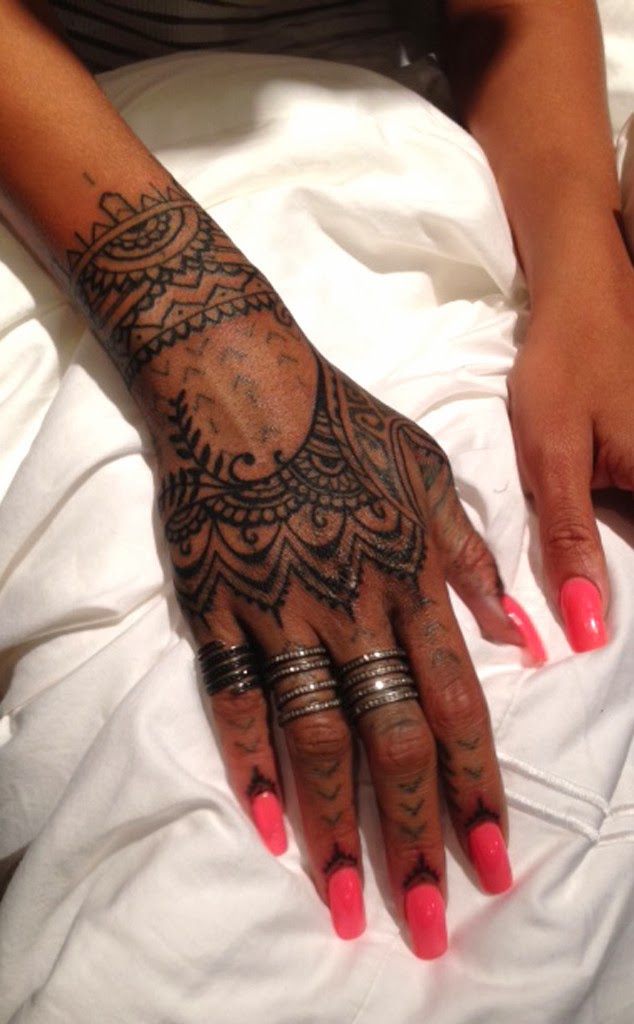 rihanna gets new henna inspired tattoo jestina george rihanna gets new henna inspired tattoo jestina george