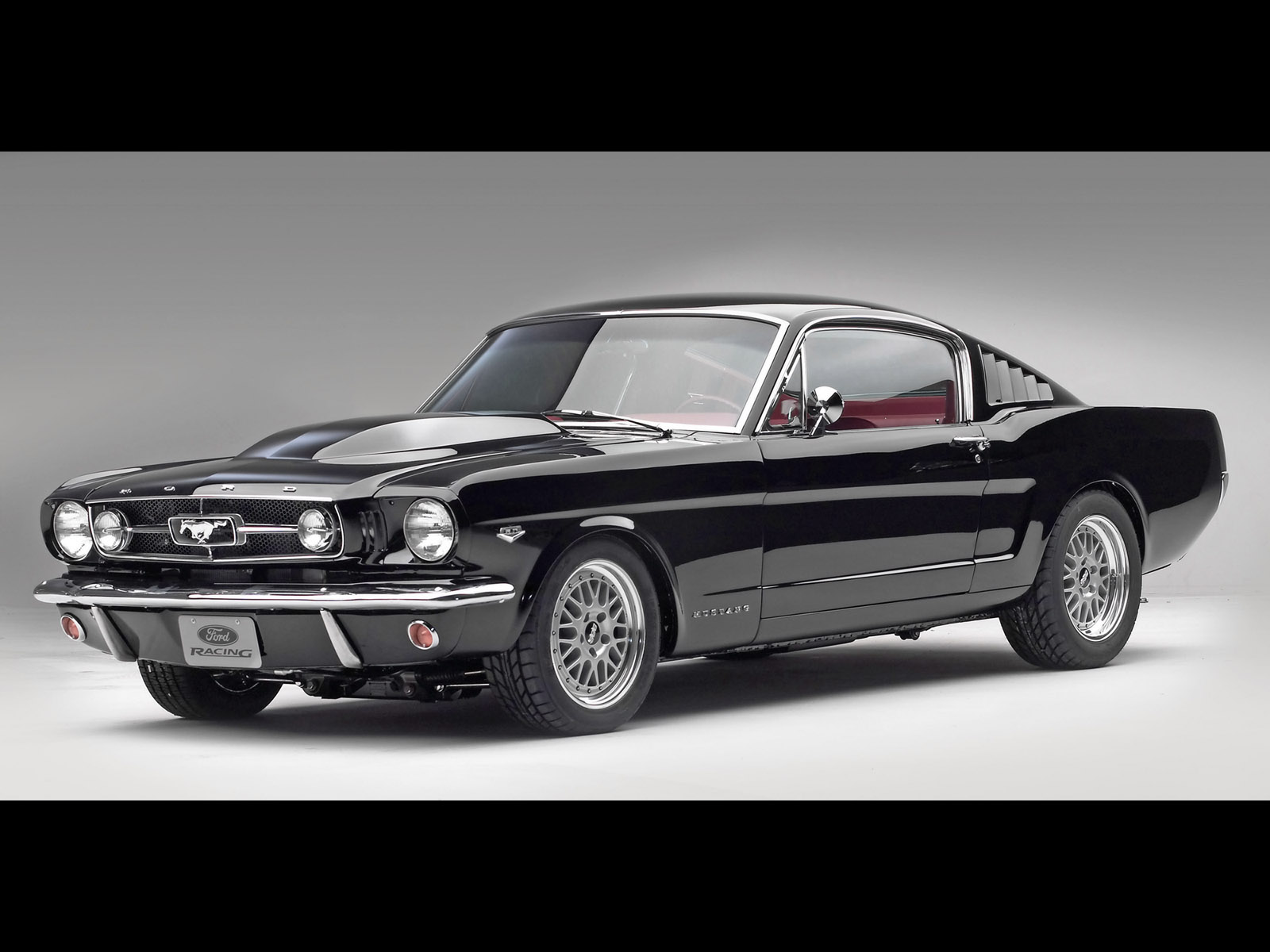 http://4.bp.blogspot.com/--A5zD-tiL5o/UVHSJfjmpCI/AAAAAAAAADI/nVM_ZSFm-8c/s1600/Ford%20Mustang_7.jpg