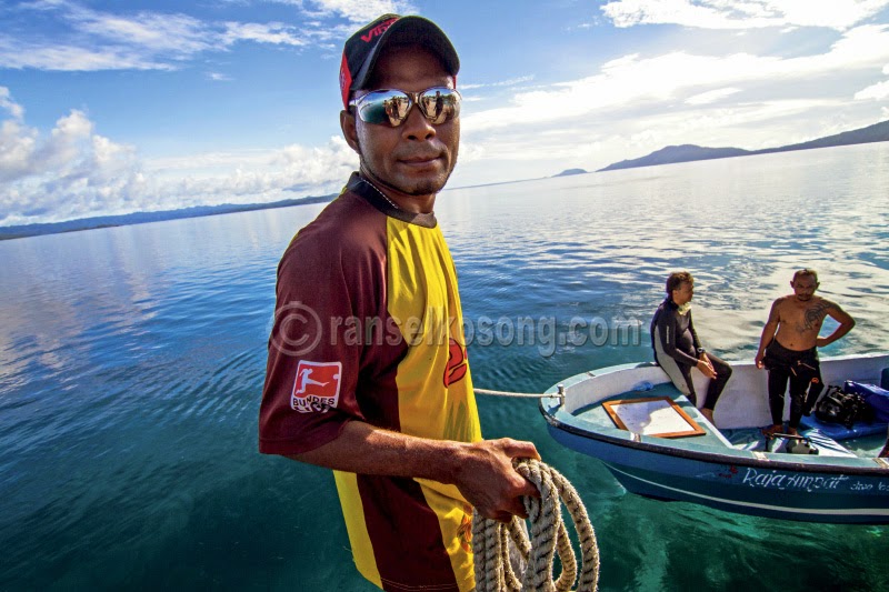 Raja Ampat, West Papua, Wayag, Waisai, Waigeo, Dive Spot, Misool, Raja Ampat Dive Spot, Manta Point, Dive in Raja Ampat, West Papua, Coral, World Coral Triangle, Segitiga Karang Dunia, Kalabia, Wobbegong, Schooling Fish, Reef Manta, Mike's Point, Blue Corner, Kuburan Reef, Misool Resort, Place to Sleep in Raja Ampat, Raja Ampat Explorer, backpacking to Raja Ampat, Festival Raja Ampat, stock photo; culture stock photo; indonesia stock photo; indonesia photo; foto wisata; daerah wisata indonesia; tourism indonesia; amazing place indonesia; place to visit in indonesia; travel photographer; assignment for photographer; culture photo of indonesia