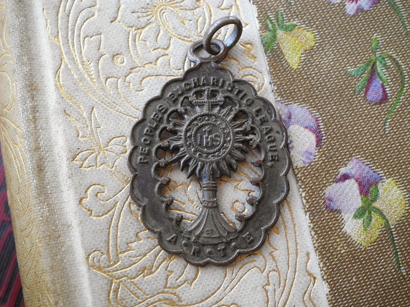 Vintage Religious Medals Antique People's Eucharistic League Medal