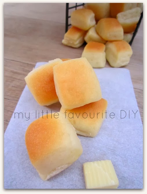 Saw This Mini Cheese Bread In Original Flavor While Browsing Through The Book Thought It Is Quite Interest Cheese Bread Milk Bread Recipe Easy Bread Recipes