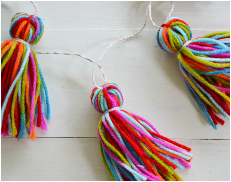 Craft Tutorials Galore at Crafterholic! Yarn Tassel Garland