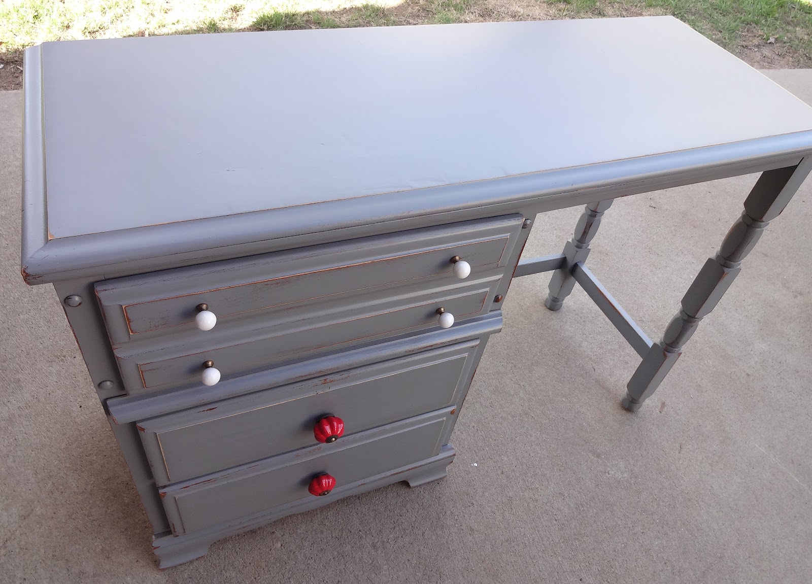 {createinspire} Gray Desk w/ Red Knobs