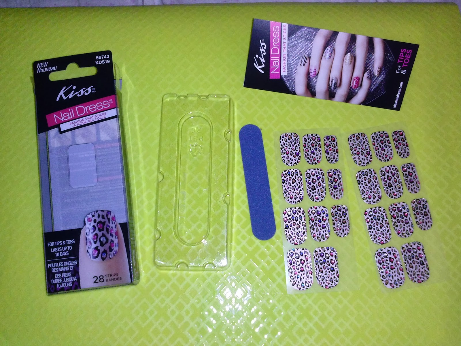 SIDEBRIGHT Kiss Nail Dress Nail Stickers