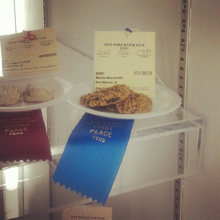 Steak, Tofu, & Love Blue Ribbon Oatmeal Raisin Cookies