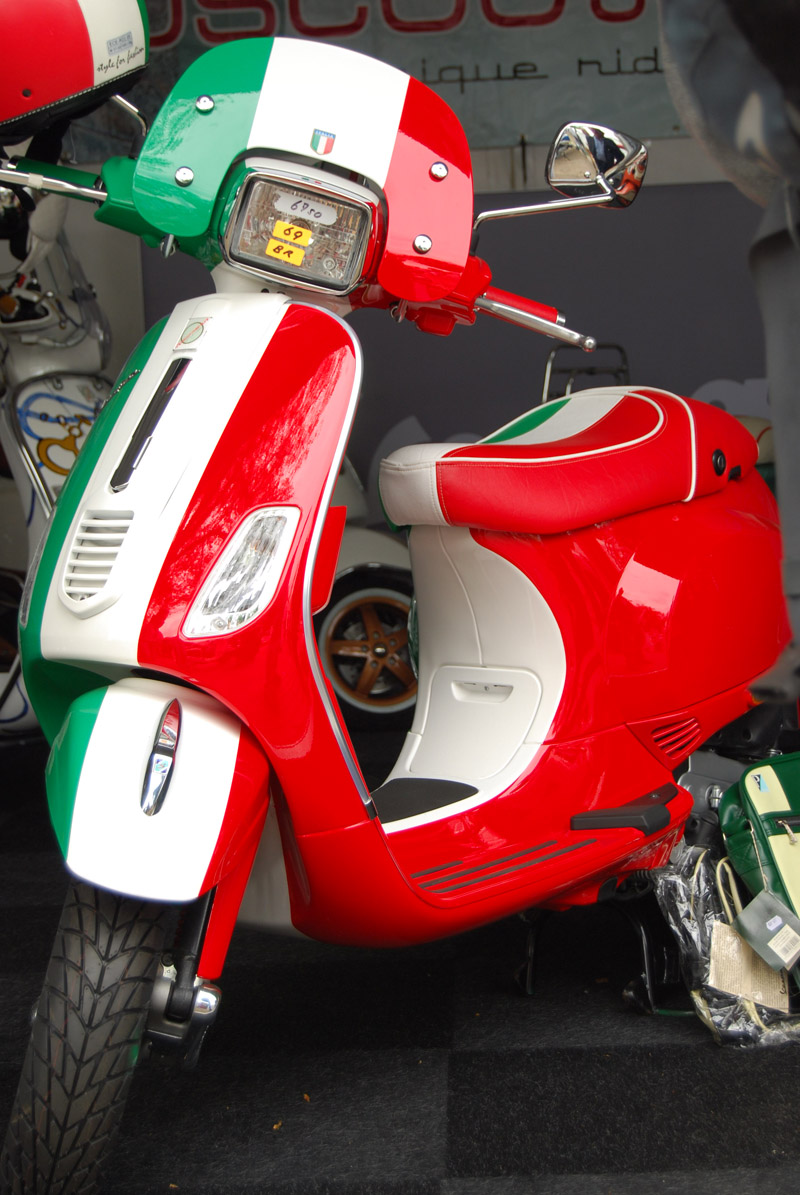 Scooter Vespa, Italy, Italia