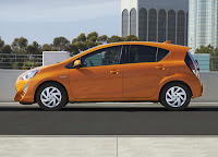 2015-Toyota-Prius-C-15.jpg