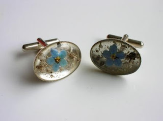 Memorial cufflinks for ashes