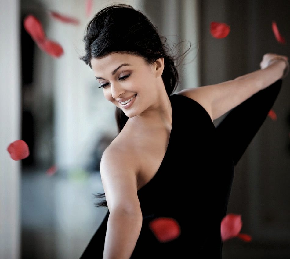 Talkative Eyes of Aishwarya Rai Bachchan: Pic Says