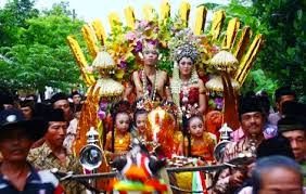 Tradisi Cari Jodoh Paling Unik Di Indonesia Tradisi Cari Jodoh Paling Unik Di Indonesia