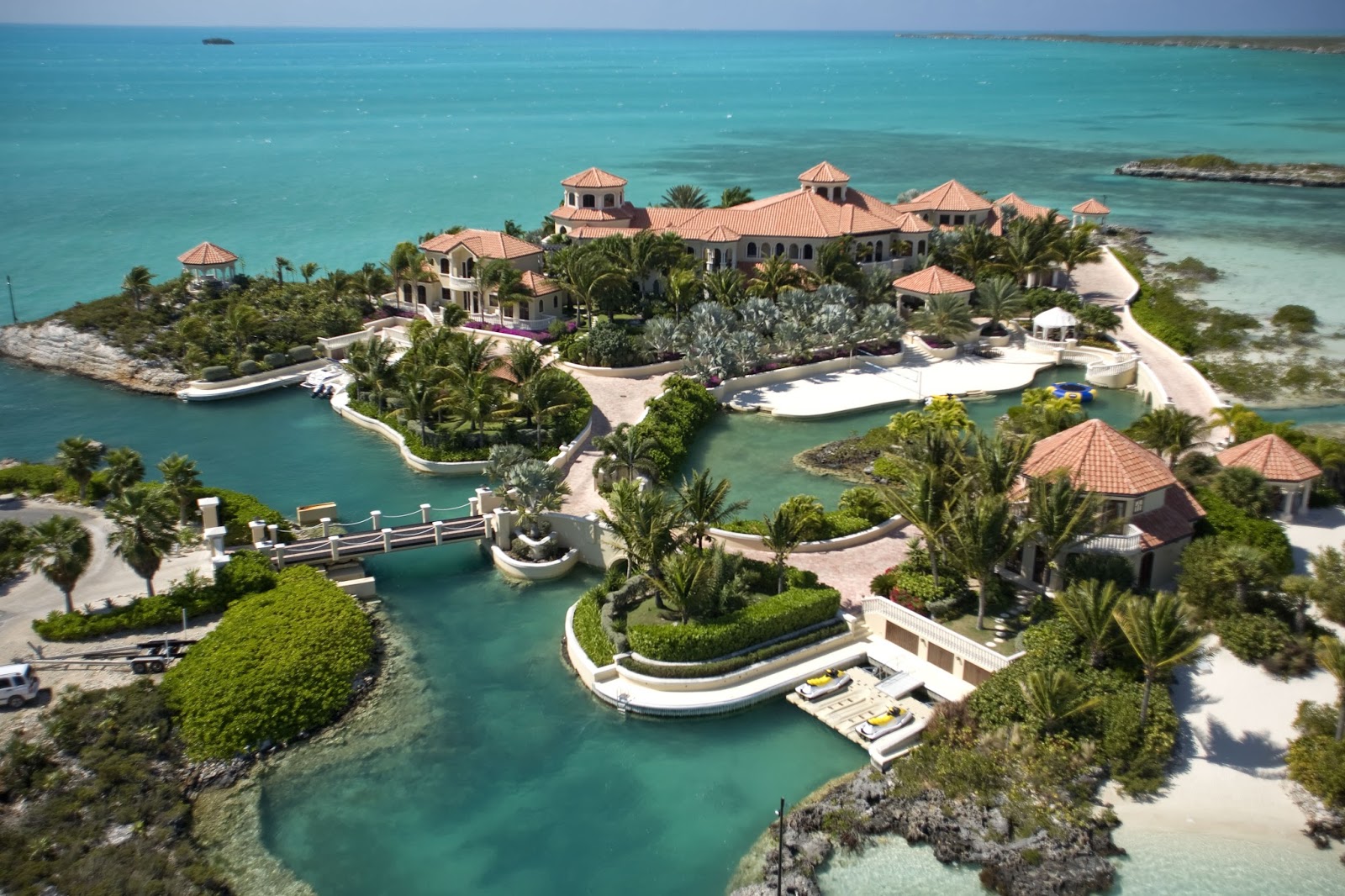 SKYFLUX88 TOP 5 OWNERS OF THE 5 MOST EXPENSIVE PRIVATE ISLANDS IN THE