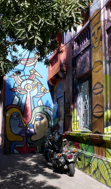 street art in santiago de chile plaza brasil arte callejero
