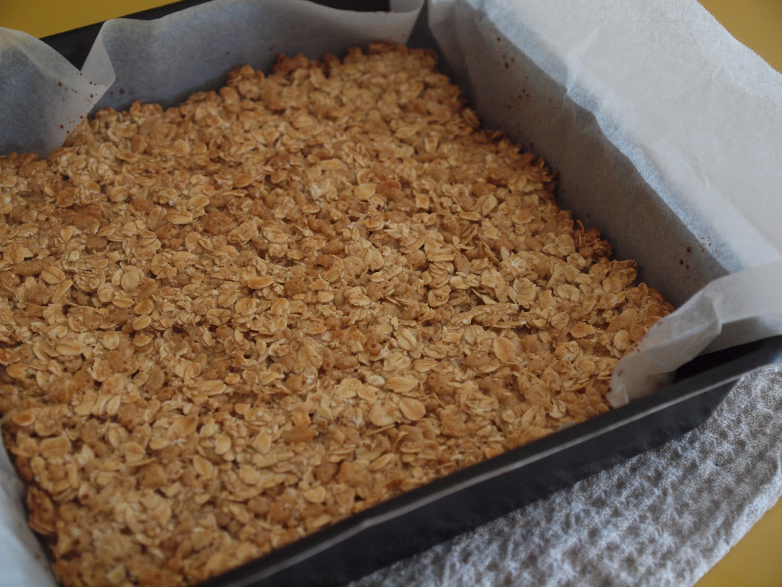 easiest muesli bar slice