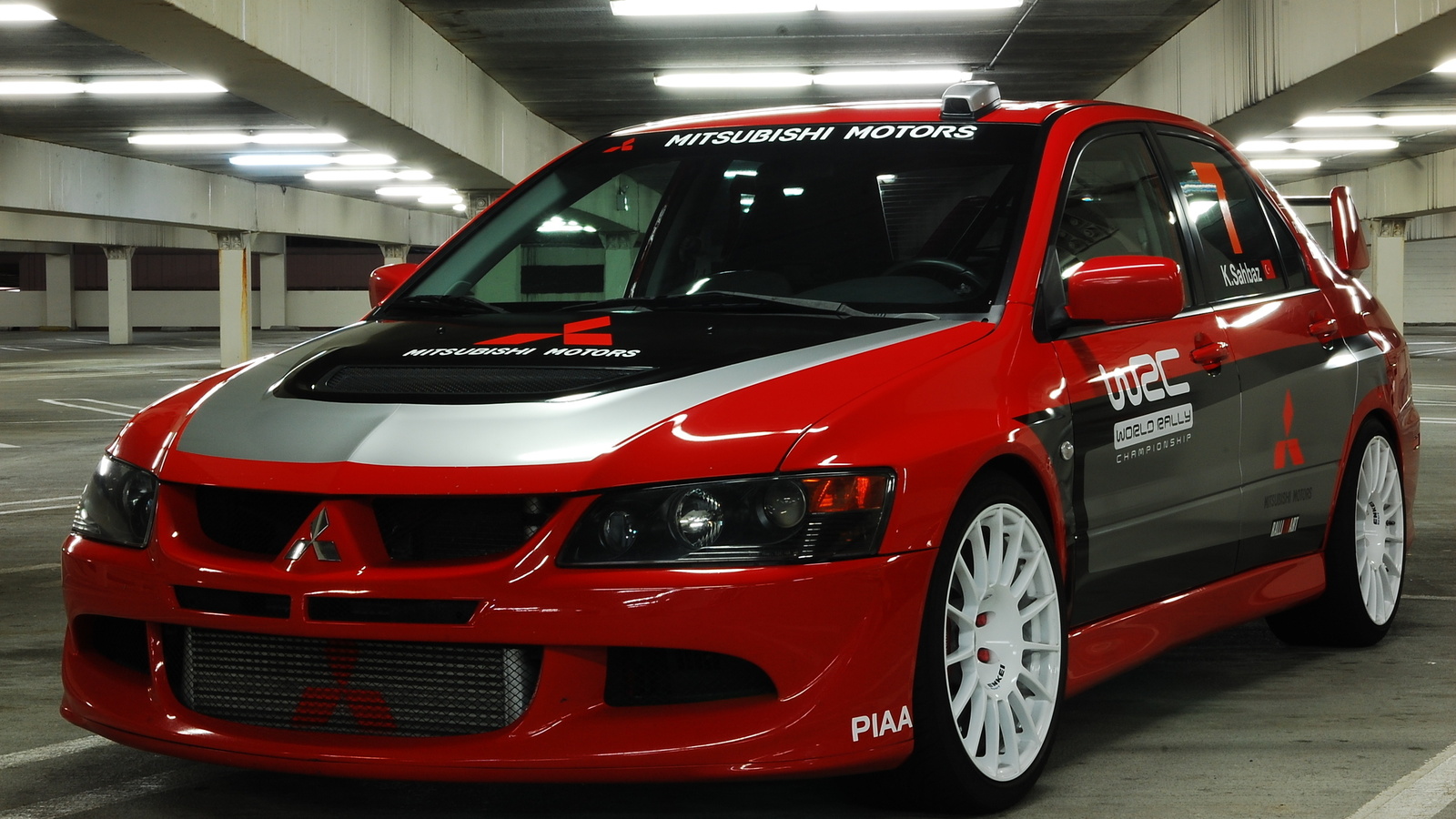 http://4.bp.blogspot.com/--KqARU1ZdhI/Tfz_guGL3UI/AAAAAAAAAKw/jJJcxJrMPJc/s1600/Lancer%2BEvo%2BIX%2BHD%2BWallpaper.jpg