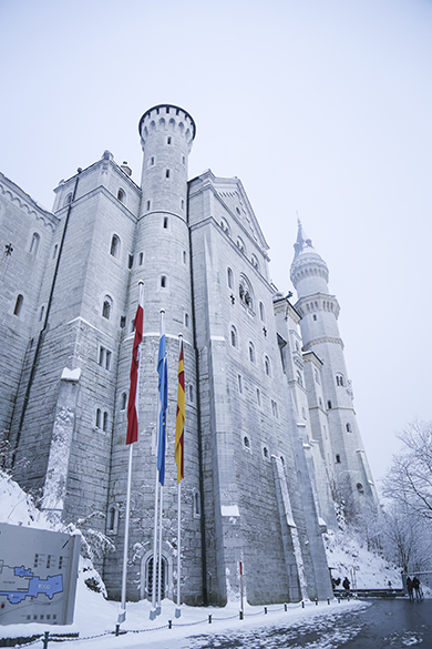 neuschwanstein castle front