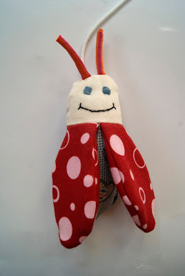 Baby Mobile Hase, Löwe, Fledermaus, Käfer Schnittmuster und Nähanleitung