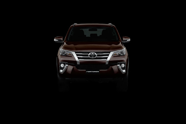 tampilan depan All New Toyota Fortuner 2015