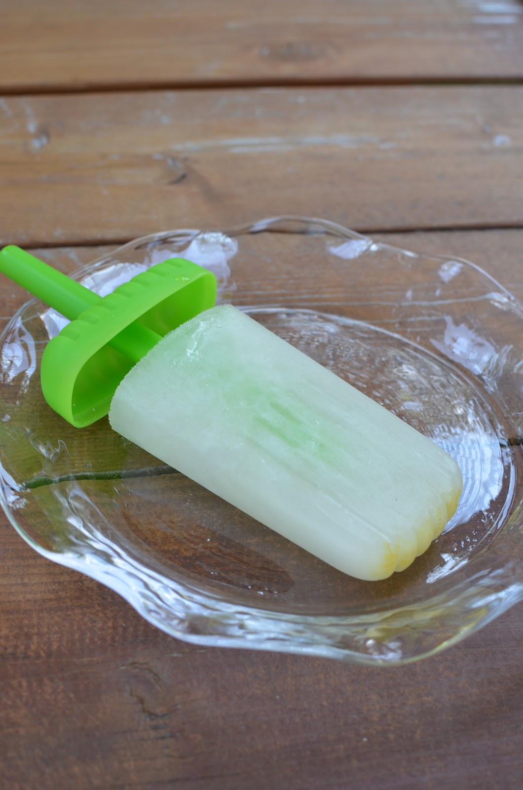 Playing with Flour Lemon popsicles