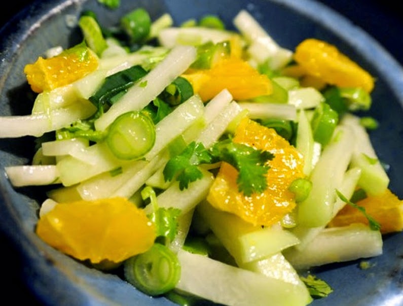 Salada de Chuchu com Laranja (vegana)