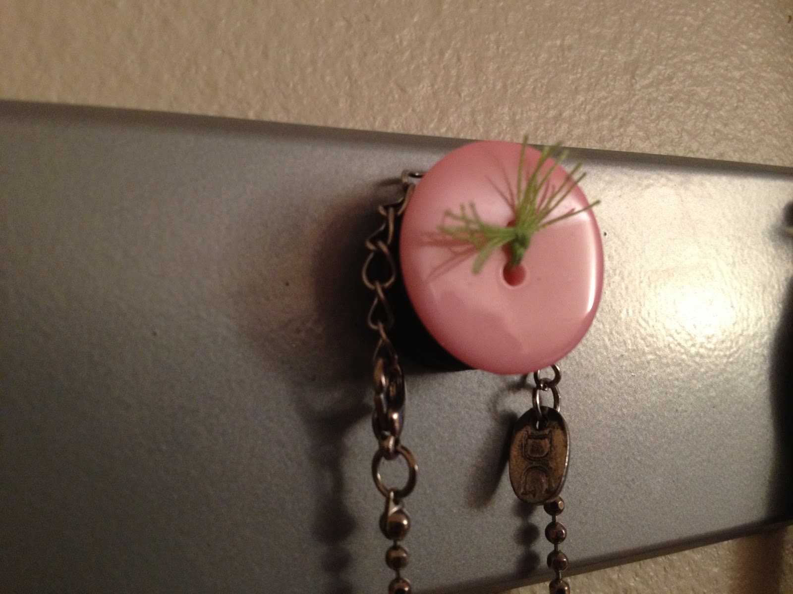 This Creative Outlet DIY Necklace/Jewelry Holder