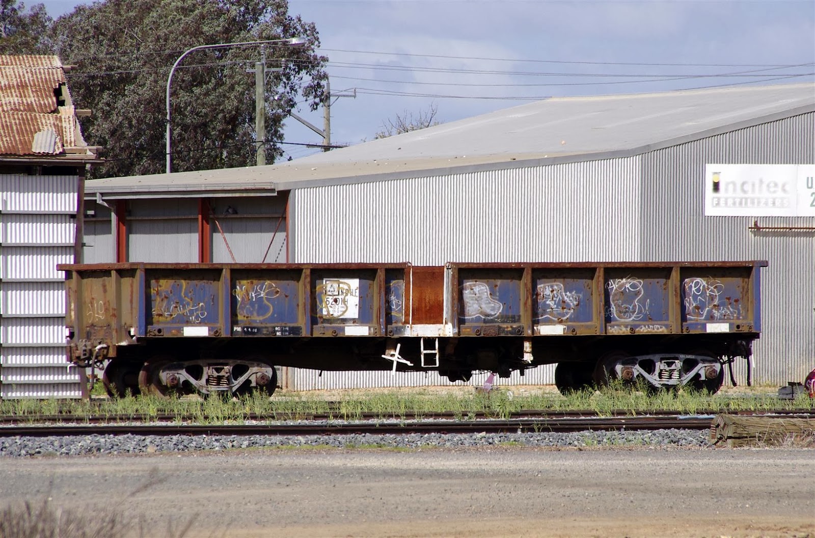 Rollingstock News ARTC LORAM Shoulder Ballast Cleaner 34