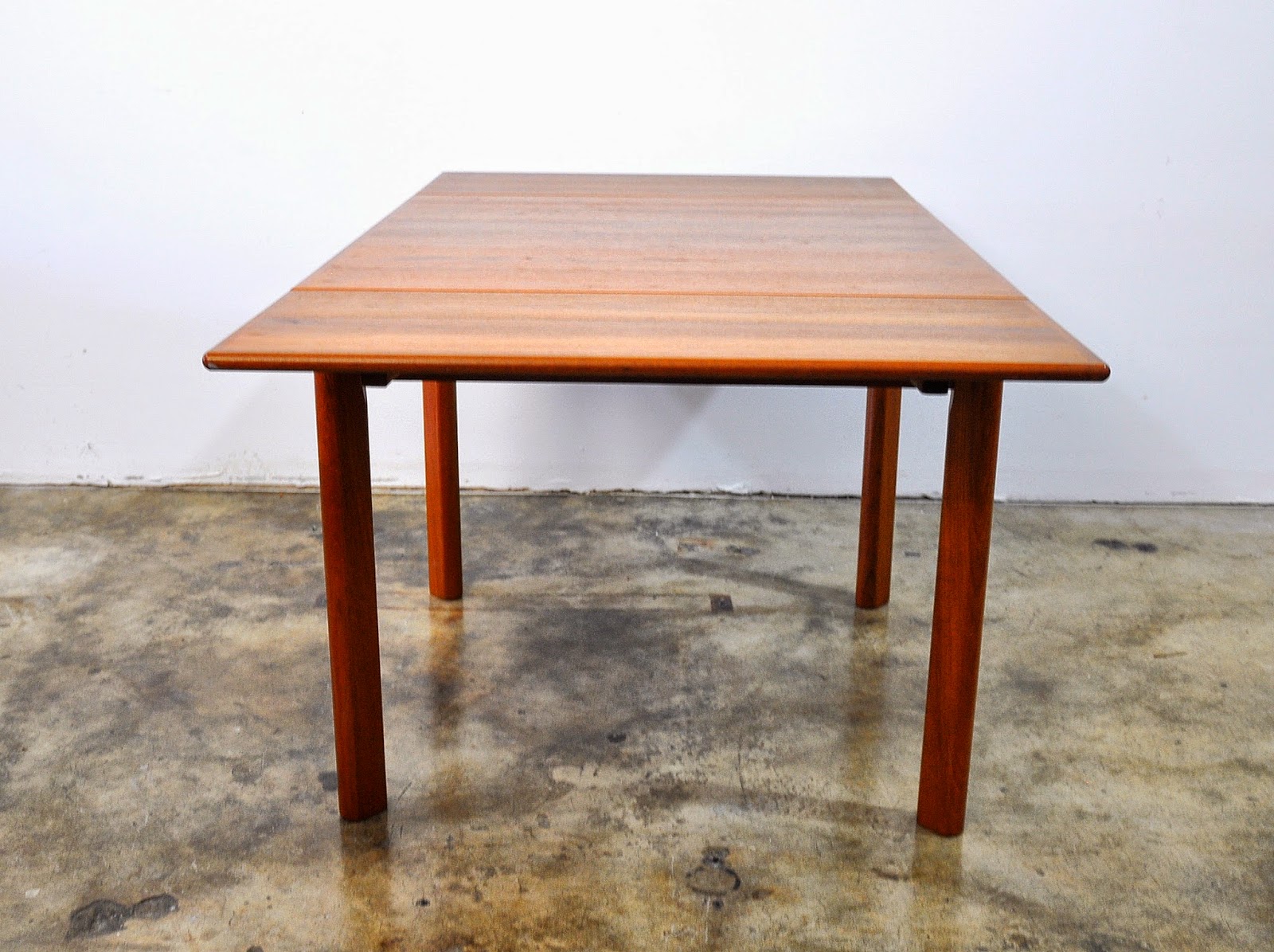 SELECT MODERN Danish Modern Teak Expandable Dining Room Table
