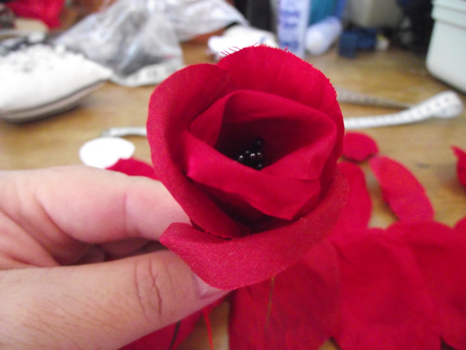 Love Hats How to make silk flowers the rose