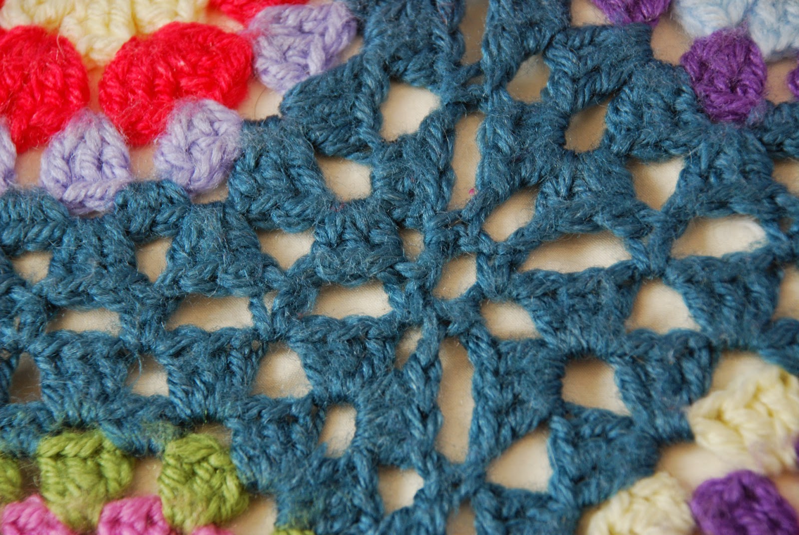 Amjaylou How to Make and Join Granny Squares