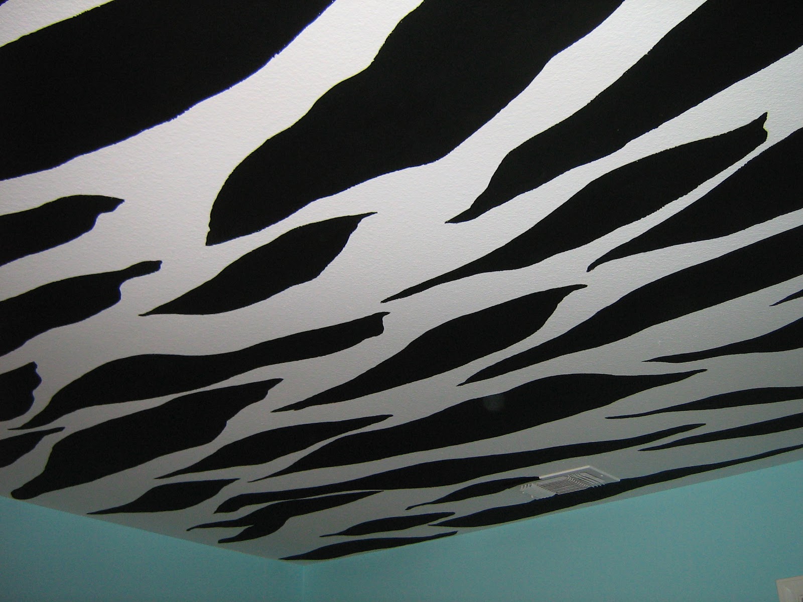 LYNDA BERGMAN DECORATIVE ARTISAN PAINTING ZEBRA STRIPES ON A CEILING