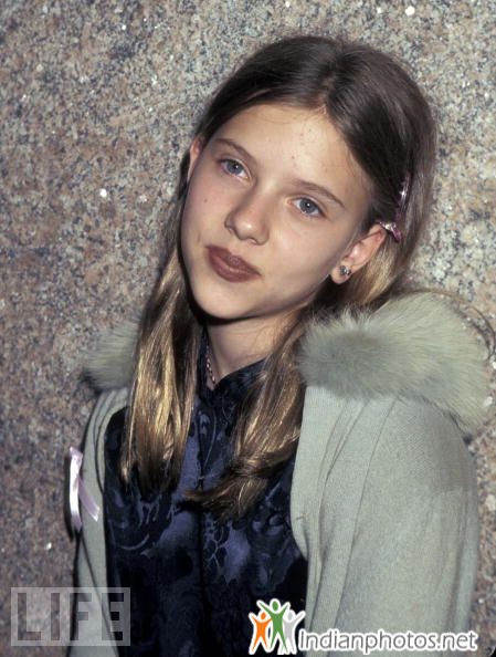 Childhood Pictures of Celebrities Actors Actress: scarlett johansson