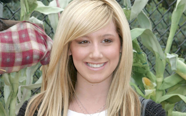 Ashley Tisdale Hd Wallpapers