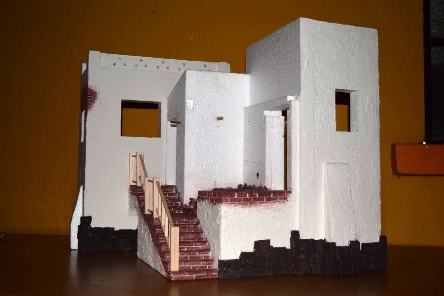 Belenes de Guatemala: Terminación casa de ladrillo de dos niveles...