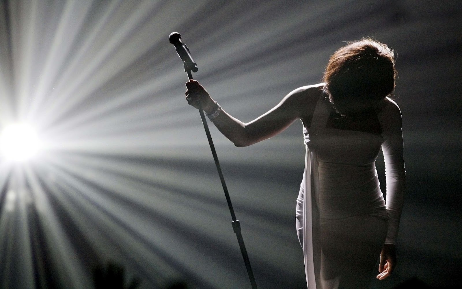 http://4.bp.blogspot.com/--UsPfBf41j4/T4PGqRgxeOI/AAAAAAAABOA/qpA-mK4KCS4/s1600/Whitney-Houston-014%5B1%5D.jpg