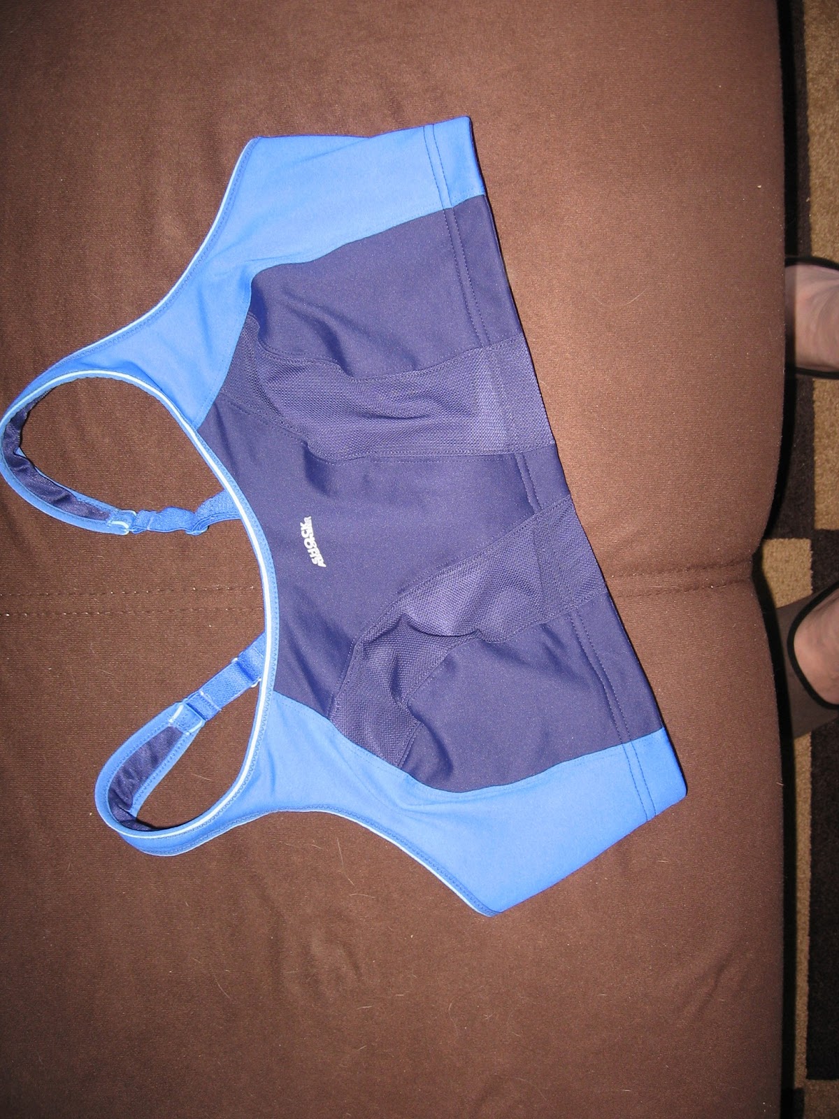 Männerbusensupport Wenn Männer BH tragen / Support for men boobs men wear bra Shock